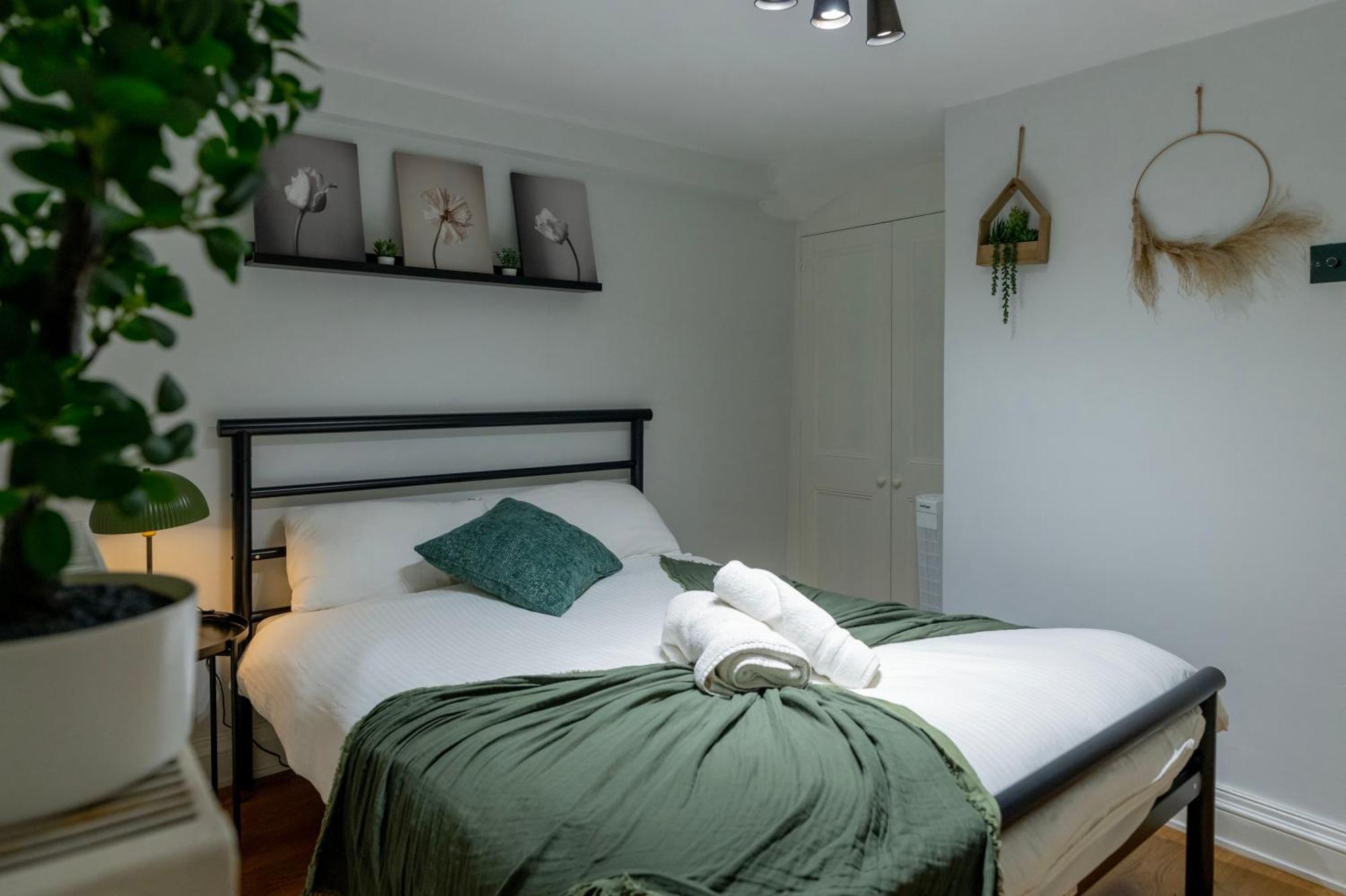 Gorgeous 2Bed House In New Road Apartment London Bagian luar foto